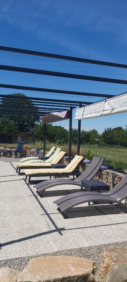Sharecroppers Cottage With Swimming Pool Pageas Екстер'єр фото
